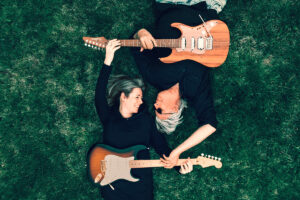 Read more about the article Perfect Harmony – A Q+A with Guitarists Jon and Juli Finn